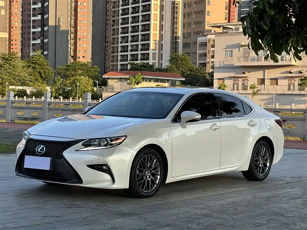 Lexus ES 2017 200 30th Anniversary Edition
