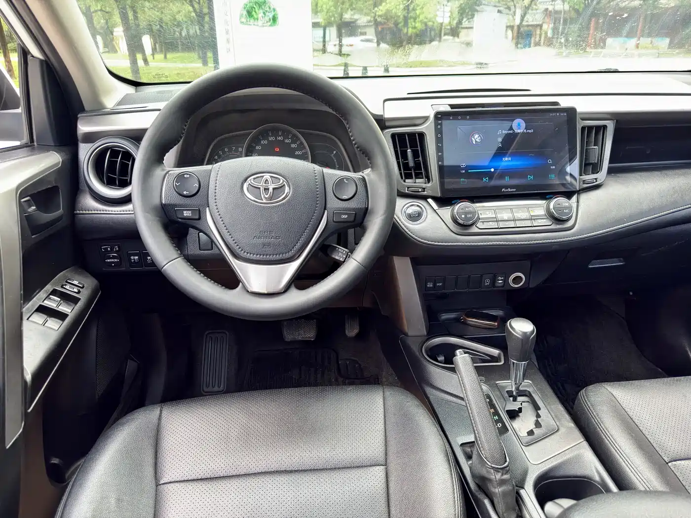 Toyota RAV4 Rongfang 2016 2.0L CVT 2WD Trend (China V) фото 14
