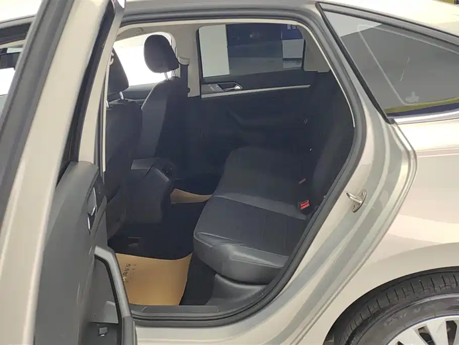 Volkswagen Lavida 2021 1.5L Auto Comfort Edition фото 11
