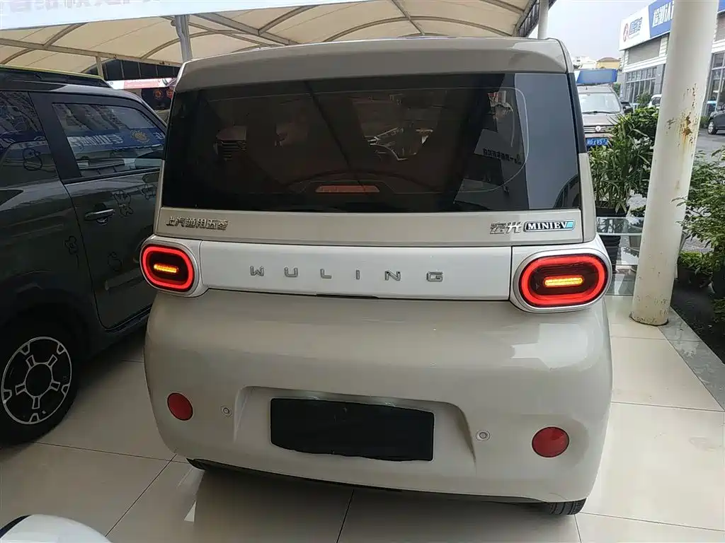 WULING AUTOMOBILE HONGGUANG MINIEV