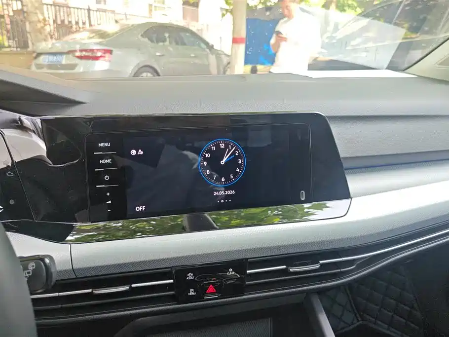 Volkswagen Golf 2023 Facelift 200TSI DSG Pro фото 13