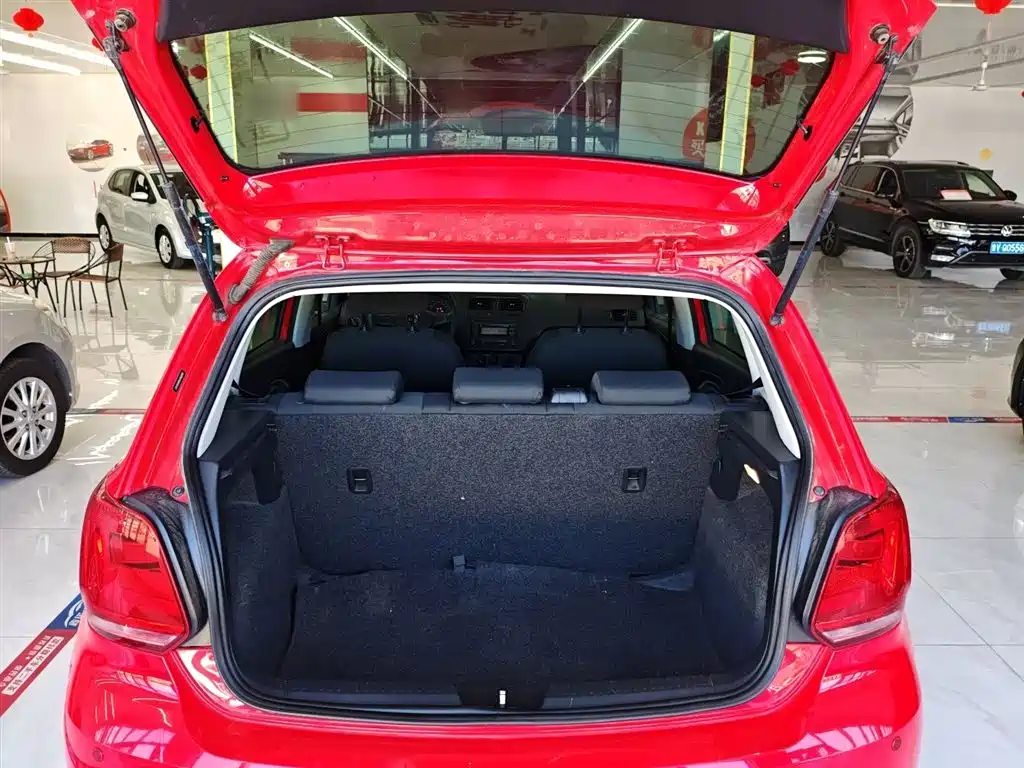 Volkswagen Polo 2016 1.4L Automatic Trend фото 19