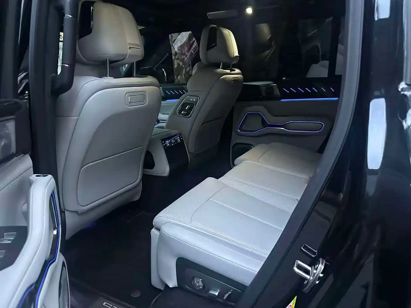 Fang Cheng Bao Leopard 8 2026 2026 Zhihong Flagship Edition 5-seater
