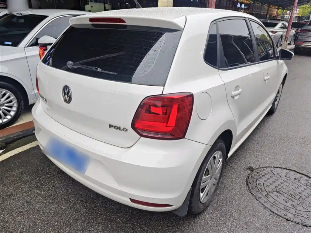 Volkswagen Polo 2016 1.4L Automatic Trend фото 7