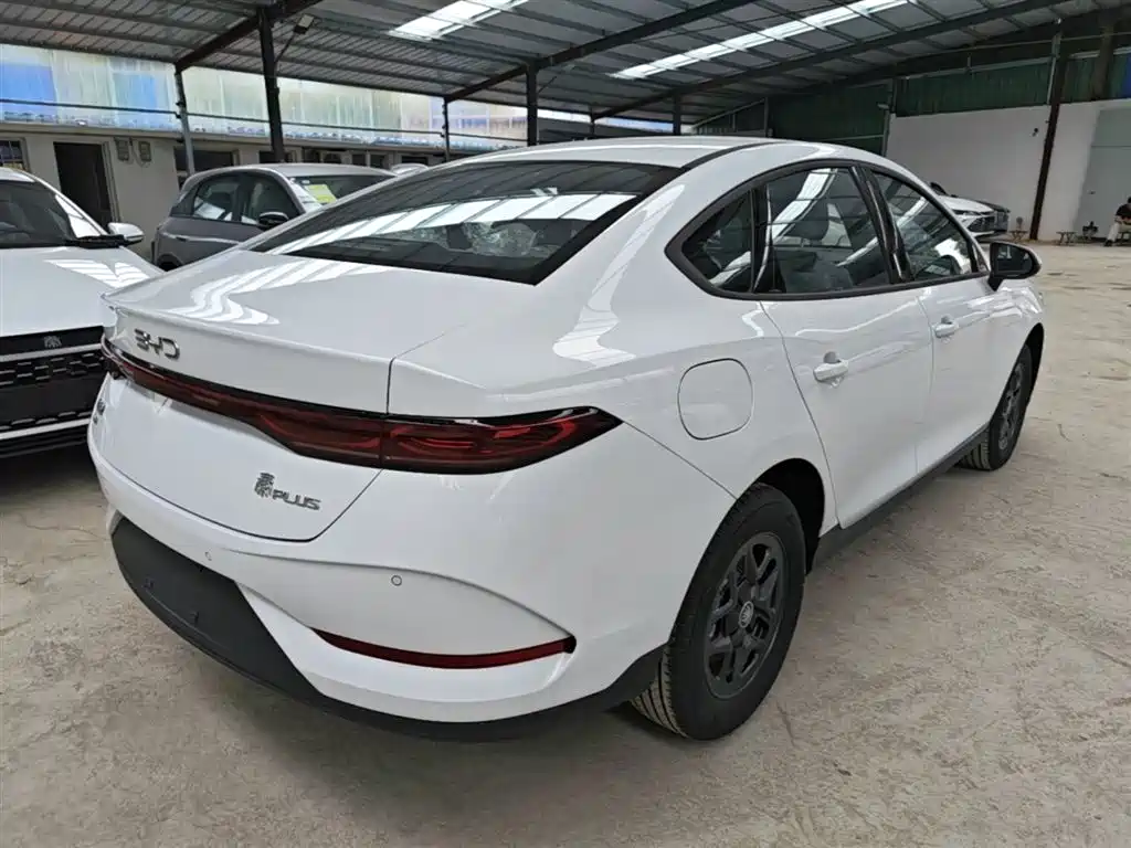BYD Qin PLUS 2026 DM-i Smart Edition 128KM Progressive фото 7
