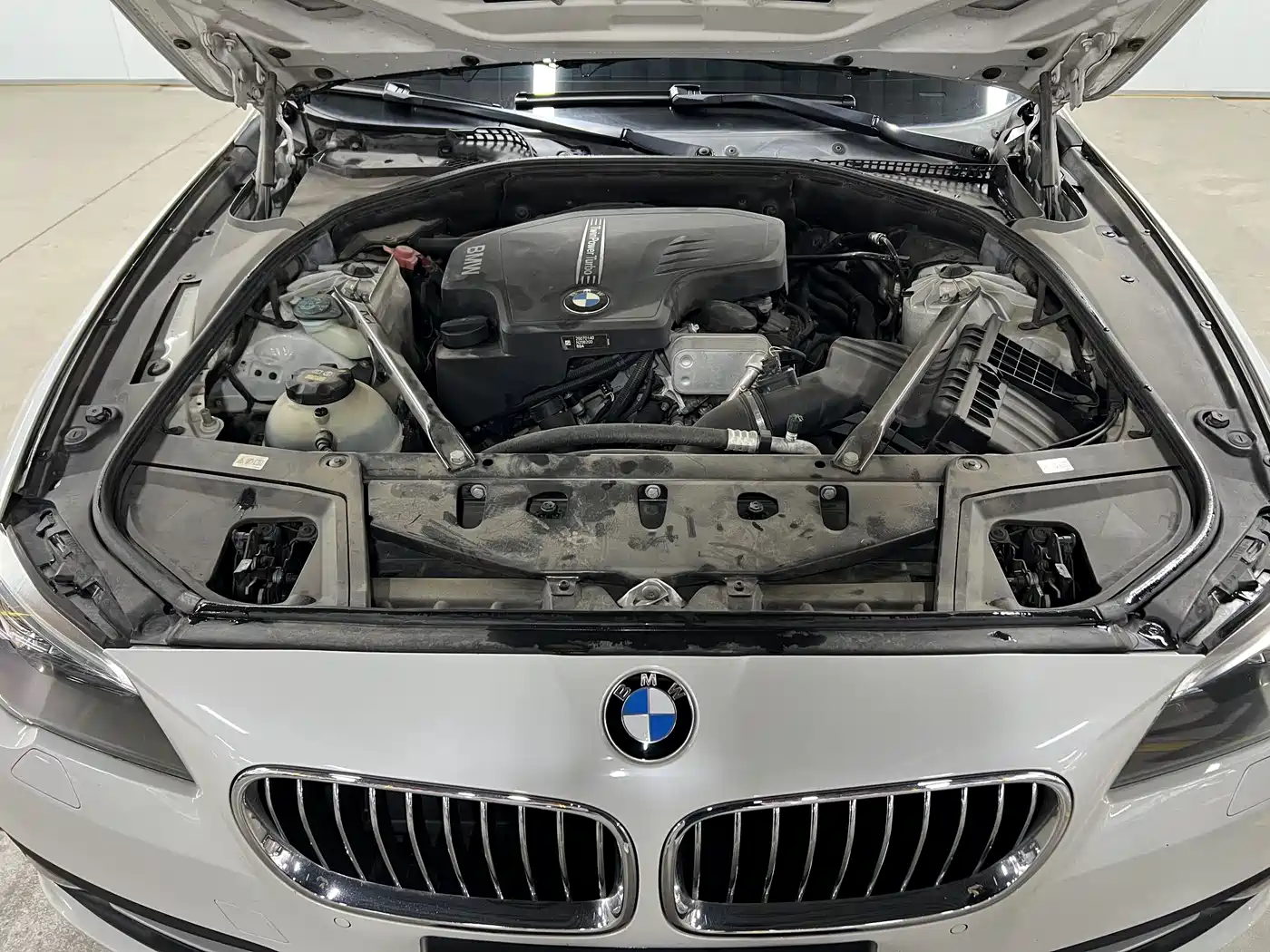 BMW 5 Series 2017 520Li Classic Edition фото 17