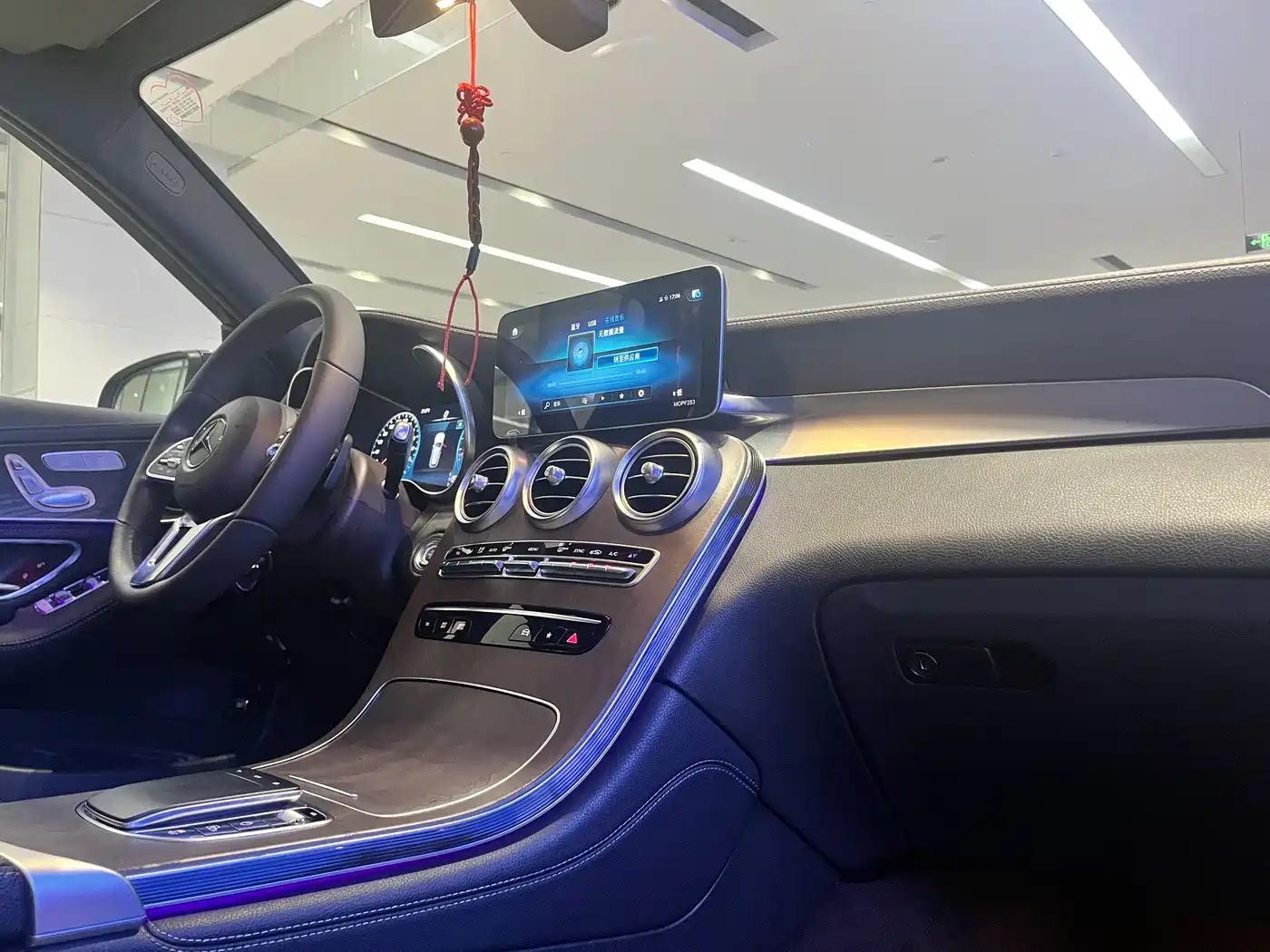 Mercedes-Benz GLC 2020 GLC 260 L 4MATIC Luxury фото 10