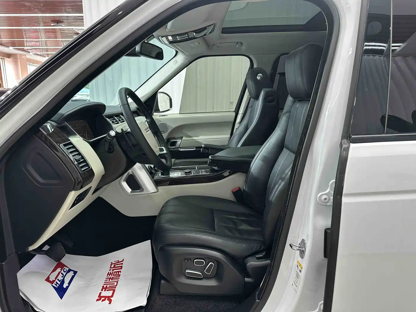 Land Rover Range Rover 2014 3.0 SC V6 Vogue SE Genesis Extended Edition фото 8