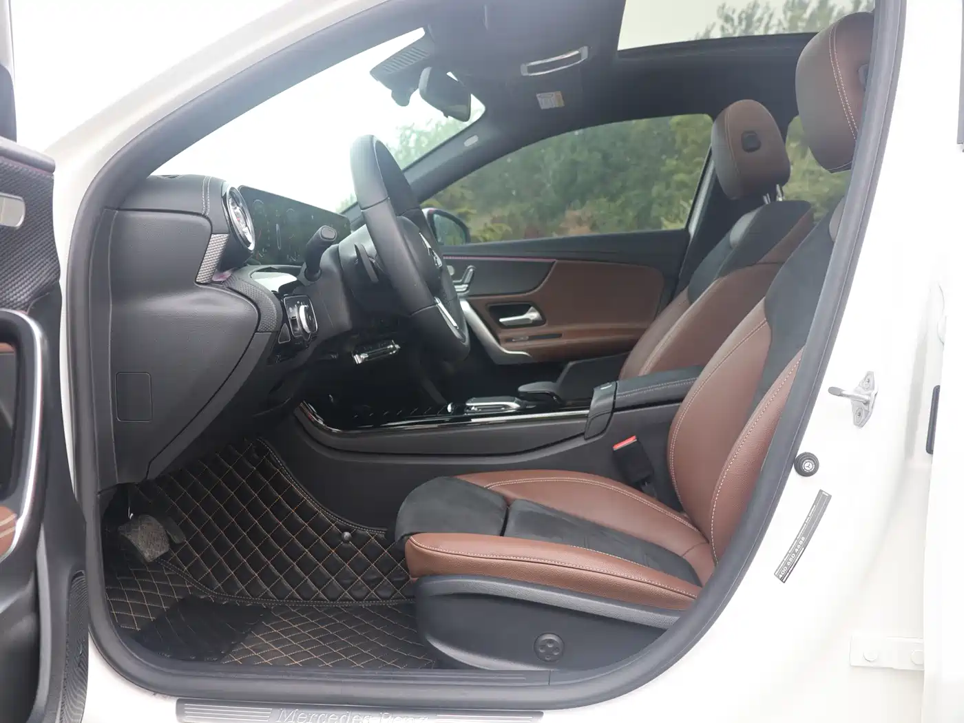 Mercedes-Benz A-Class 2022 A 180 L Sport Sedan фото 8