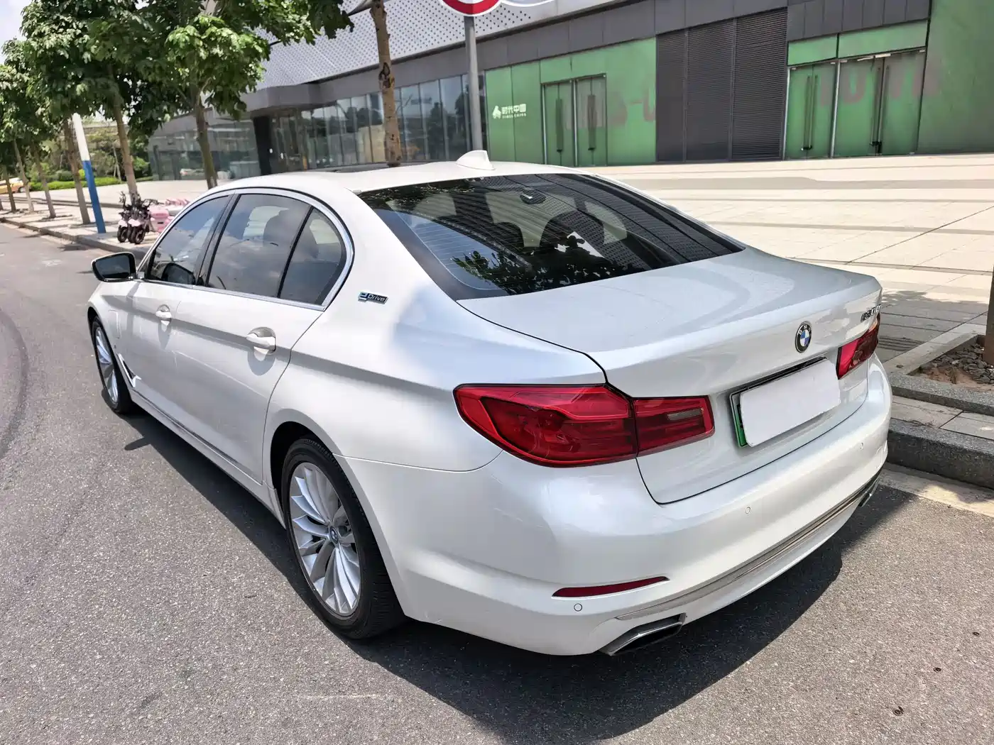 BMW 5 Series New Energy 2019 530Le Luxury Package фото 5