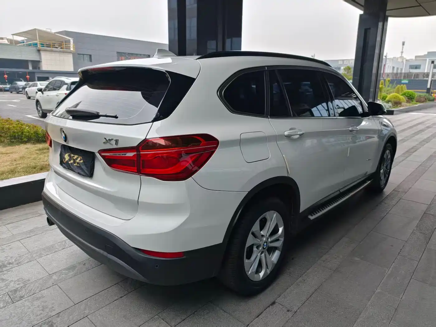 BMW X1 2016 sDrive18Li Premium Model фото 4