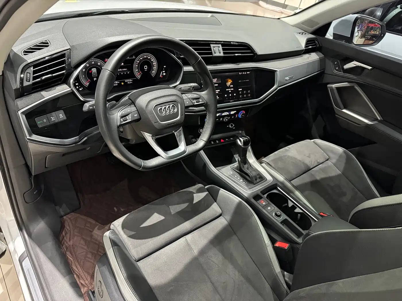Audi Q3 2023 35 TFSI Fashion Dynamic Model (1.5T) фото 4