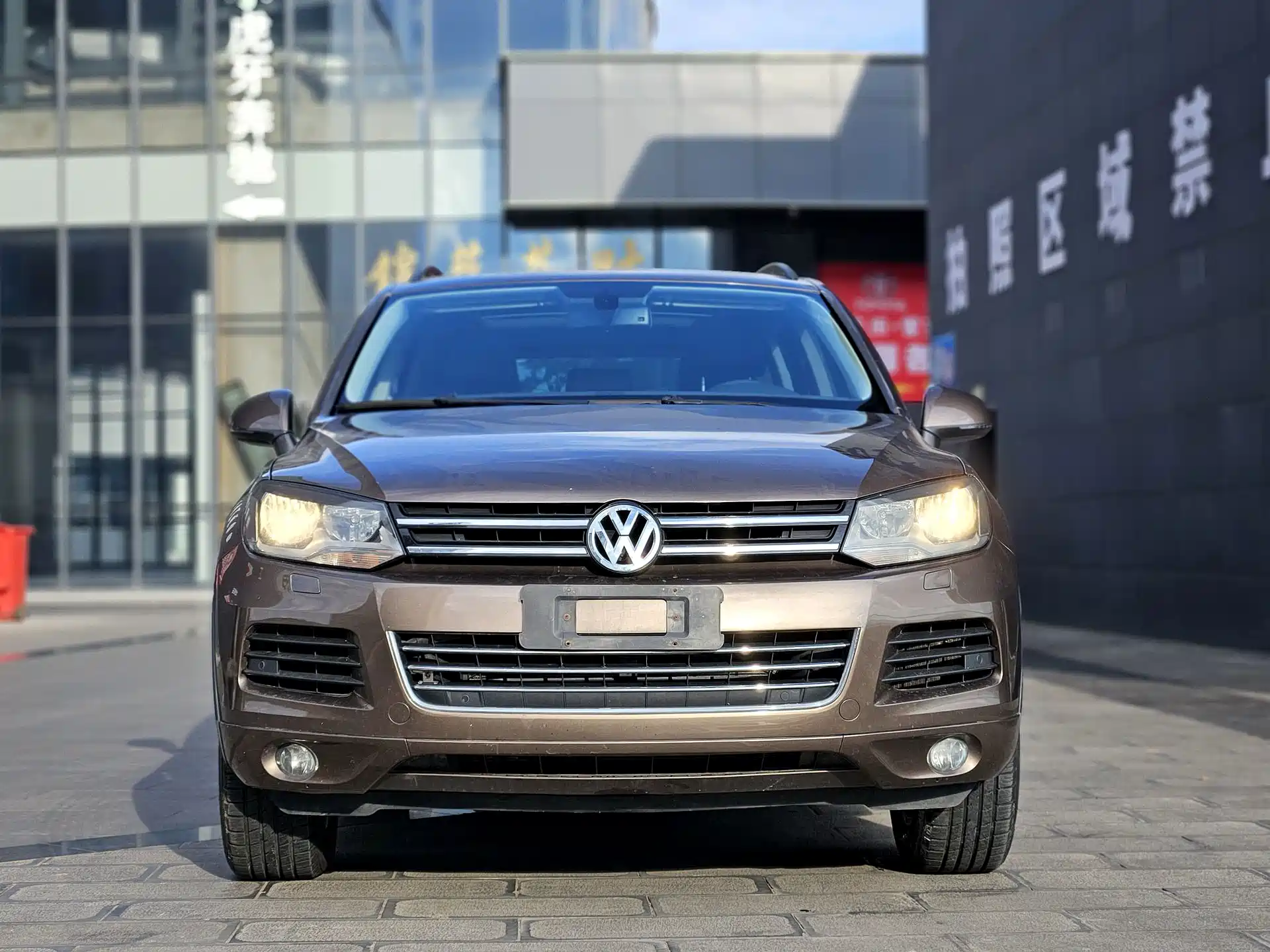 Фото 2 - Volkswagen Touareg