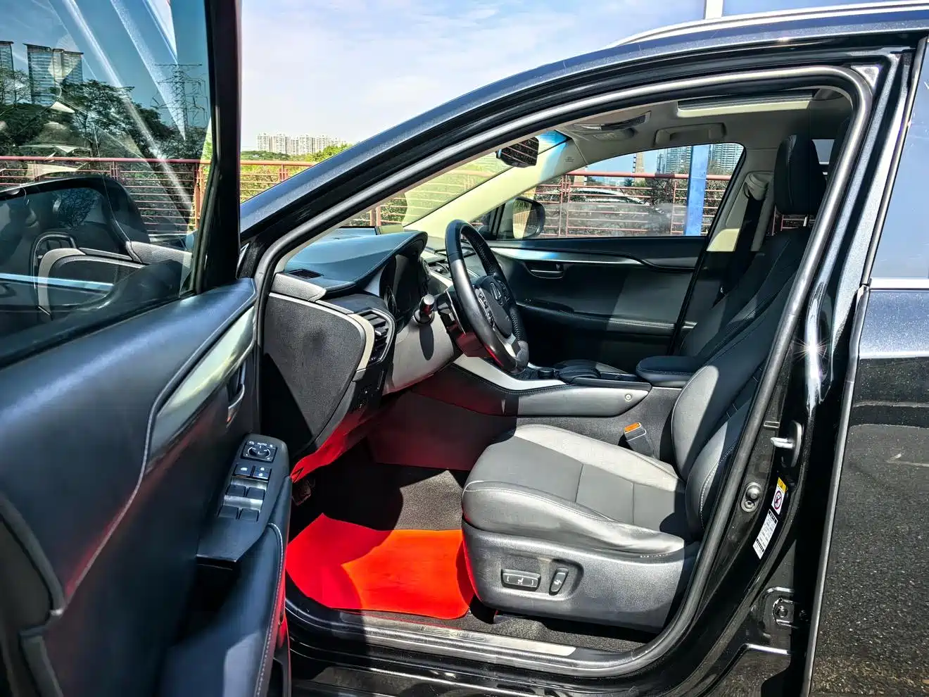 Lexus NX 2015 200t AWD F Sport фото 6