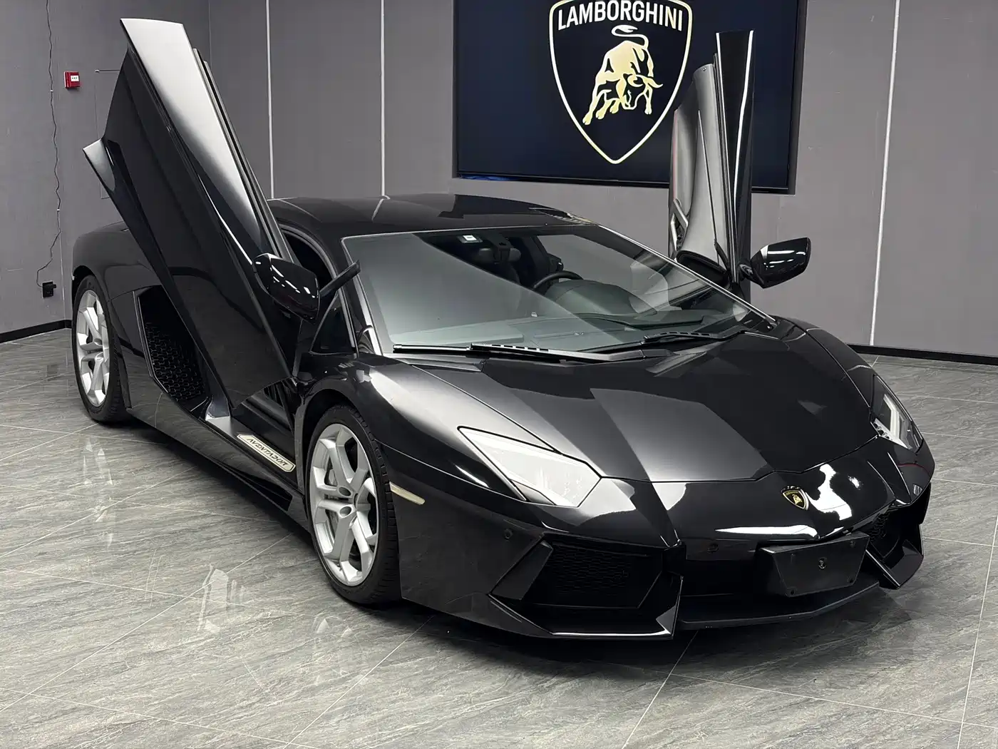 Lamborghini Aventador 2012 2011 LP 700-4