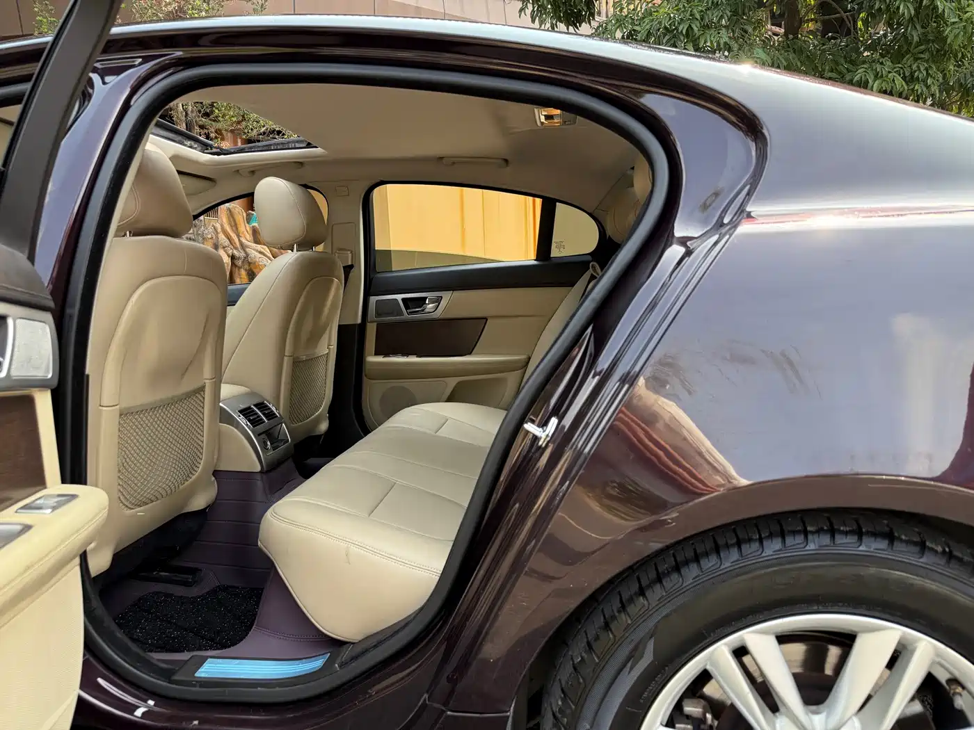 Jaguar XF 2015 2015 XF 2.0T Style Edition