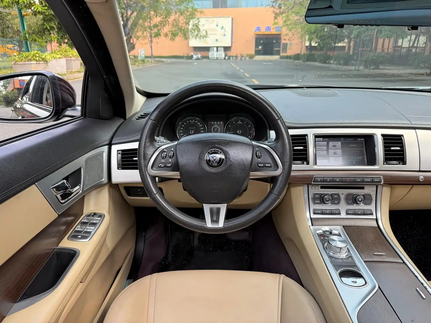 Jaguar XF 2015 2015 XF 2.0T Style Edition