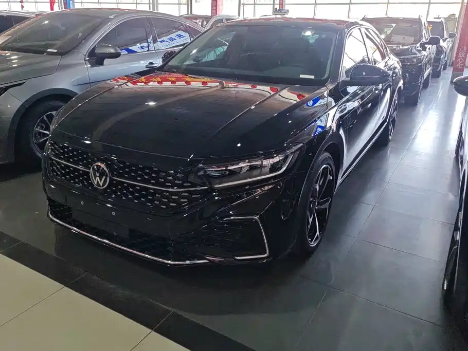  Volkswagen Passat 2024 Model 380TSI Starlight Elite