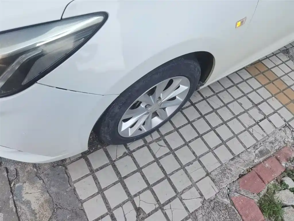 Chevrolet Cruze 2018 320 Automatic Pioneer Sunroof Edition фото 23