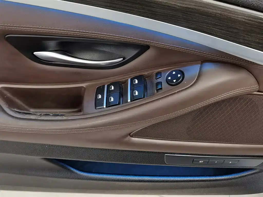 BMW 5 Series 2014 525Li Luxury Design Package фото 9