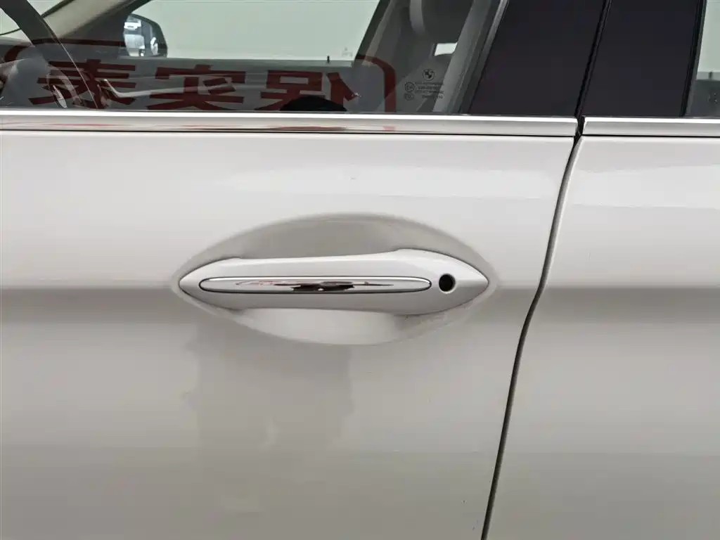 BMW 5 Series 2014 525Li Luxury Design Package фото 18