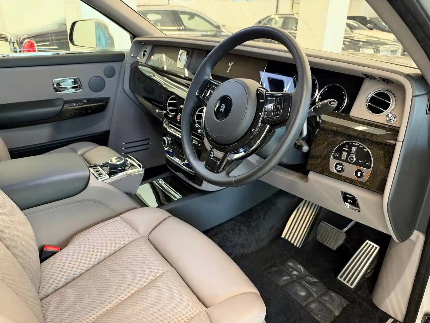 Rolls-Royce Phantom 2019 2018 6.7T Long Wheelbase Version