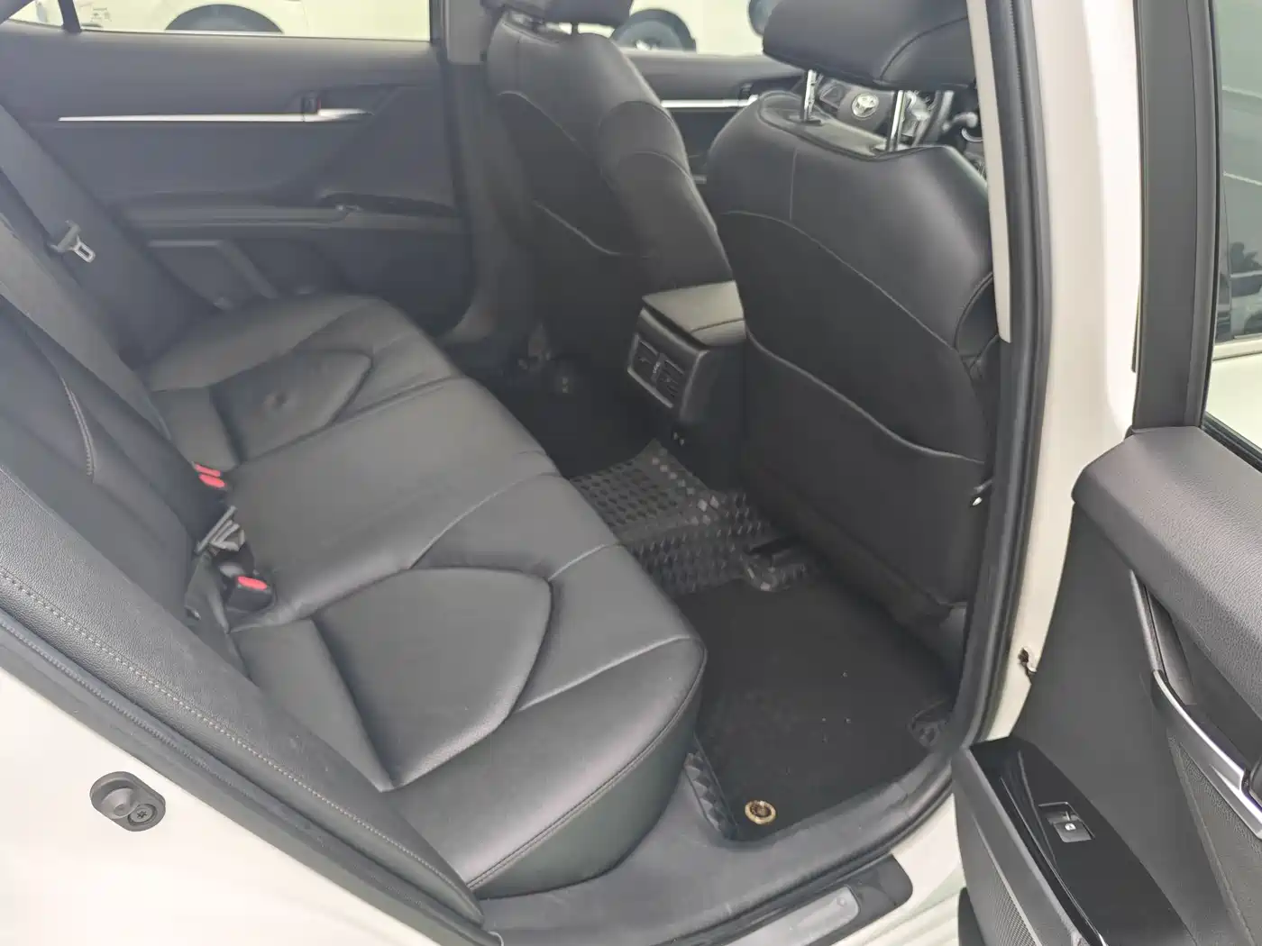 Toyota Camry 2019 2.5G Luxury Edition China VI фото 17