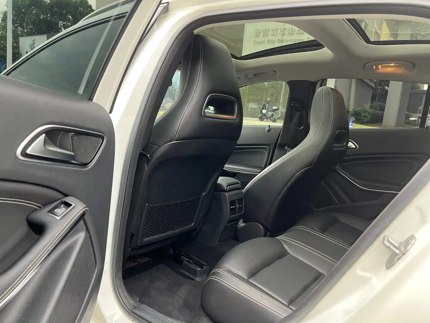 Mercedes-Benz GLA 2017 GLA 220 4MATIC Fashion фото 8