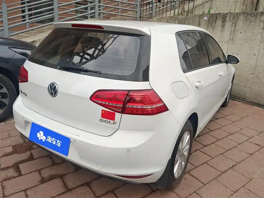 Volkswagen Golf 2015 1.6L Automatic Fashion фото 3