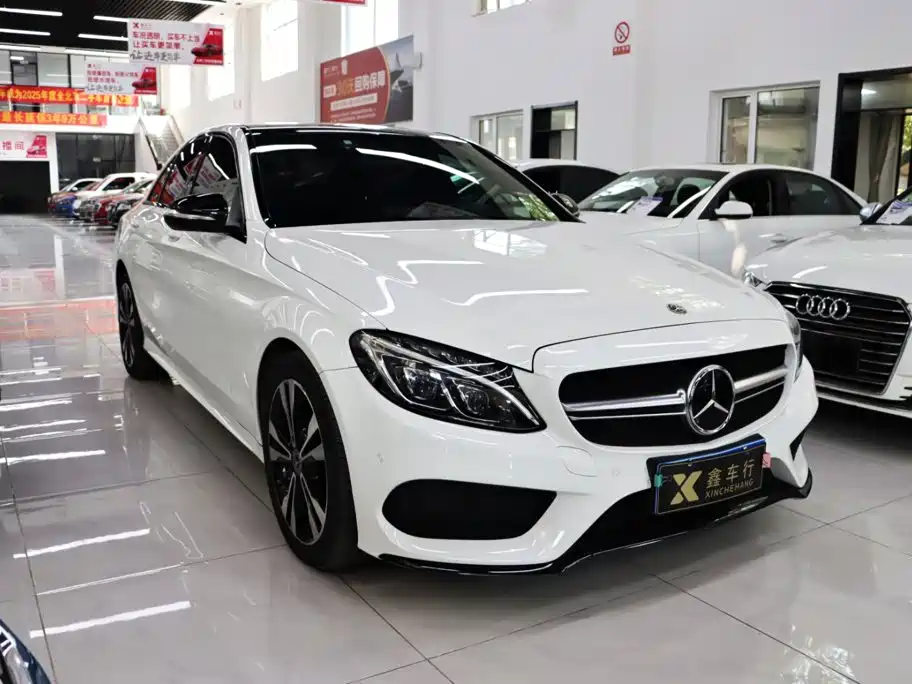صورة 3 - Mercedes-Benz C-Class