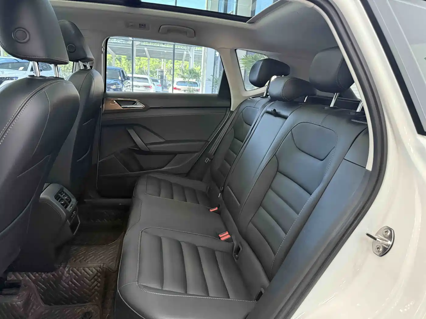 Volkswagen Tharu 2022 280TSI 2WD Comfort фото 10