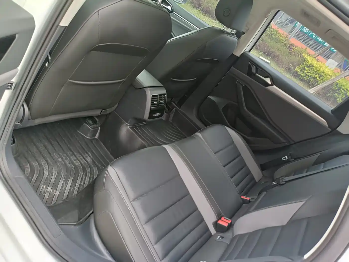 Volkswagen Sagitar 2022 280TSI DSG Surpassing Edition фото 5