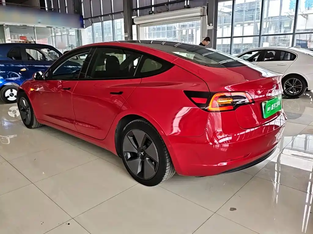 Фото 5 - Tesla Model 3