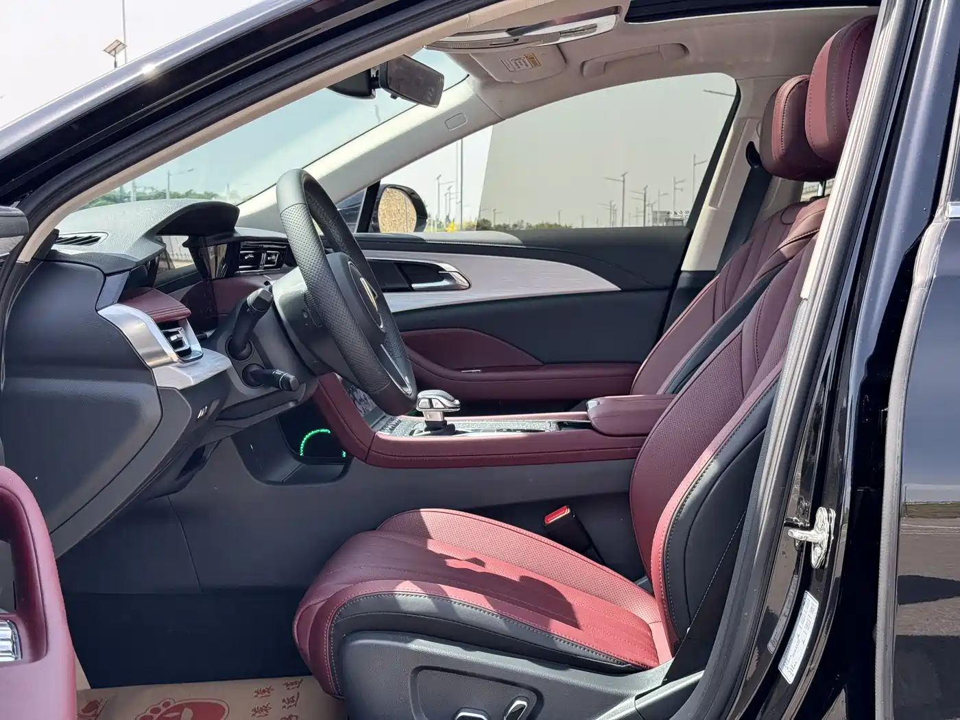Фото 9 - Hongqi H5