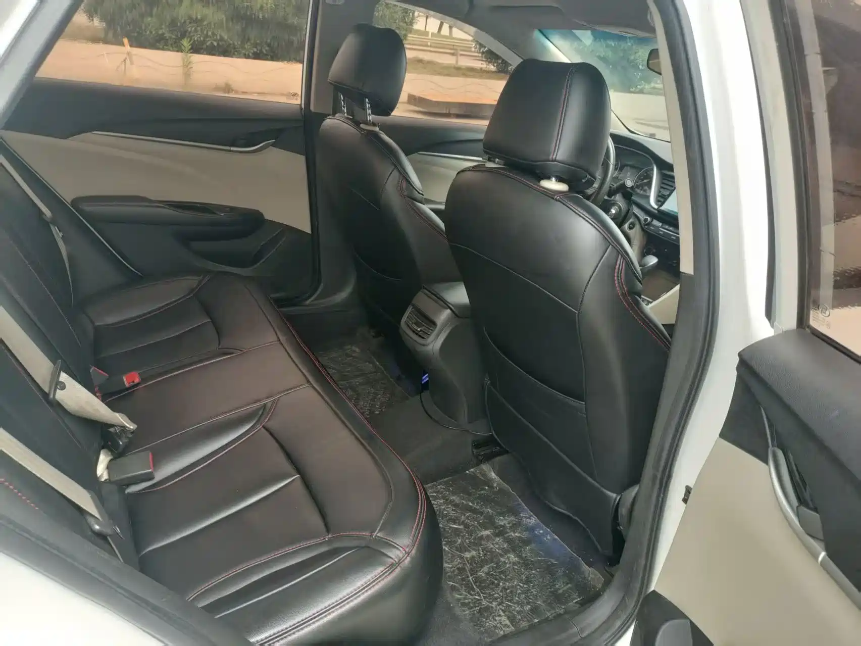 Фото 14 - Buick Excelle