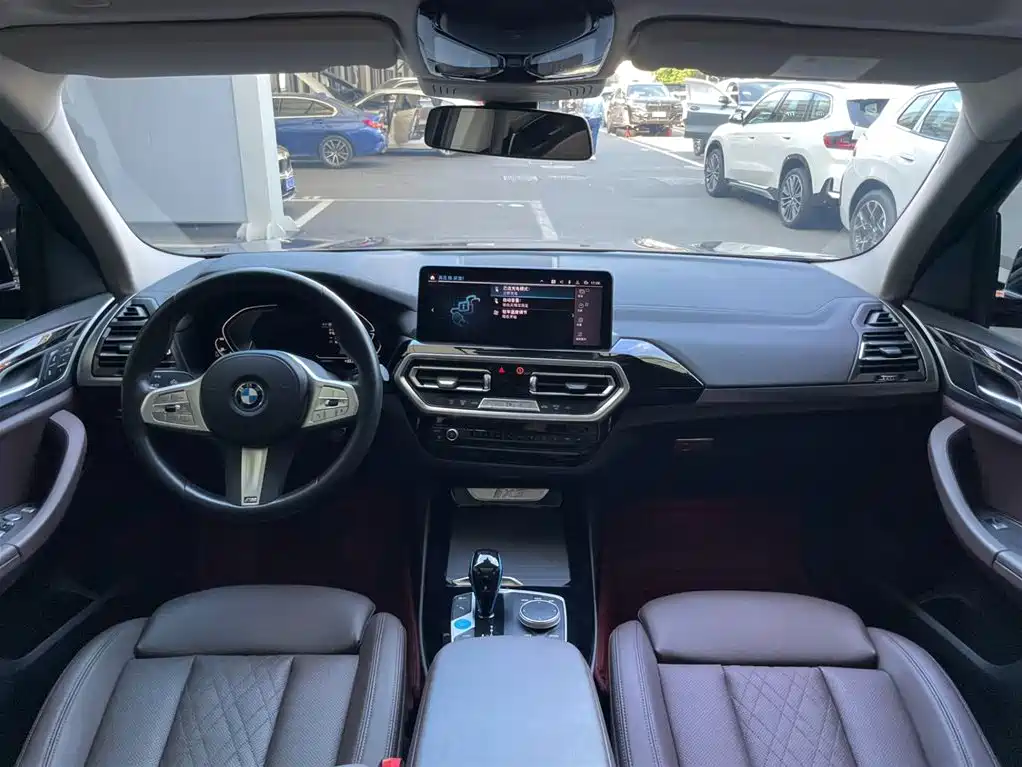 BMW iX3 2023 Leading Type фото 10