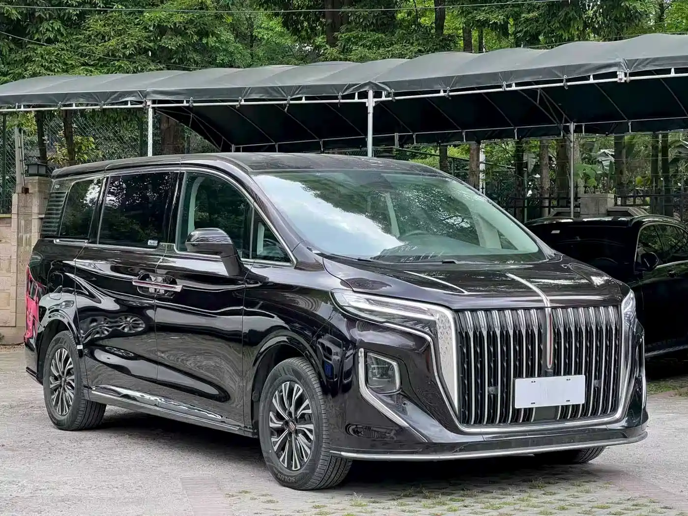 Hongqi HQ9 PHEV 2024 Model 2.0T AWD Business Edition фото 2
