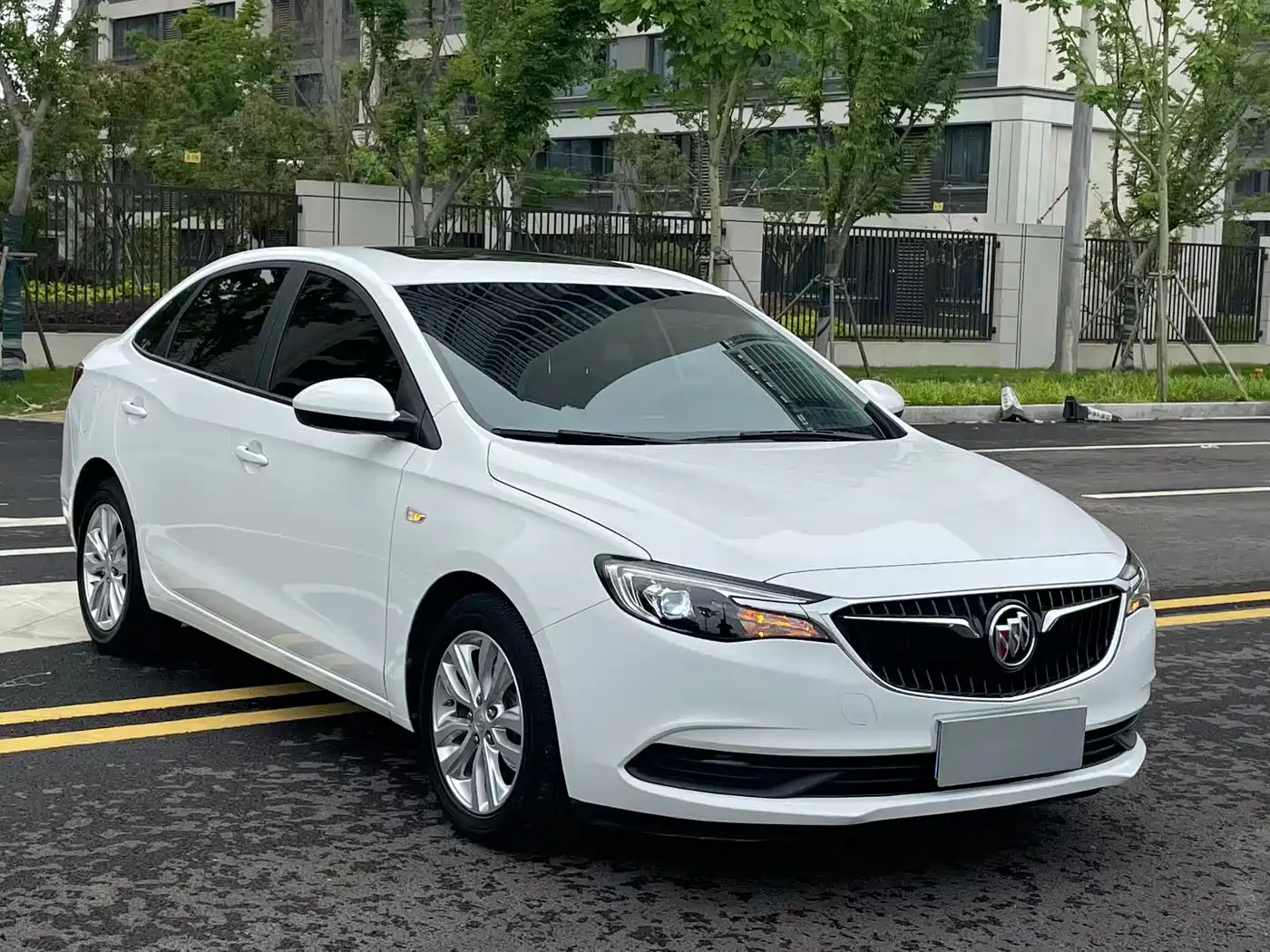 Buick Excelle 2021 Exemplar 1.5L Auto Elite фото 3