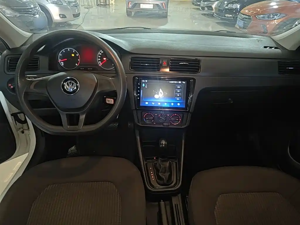 VOLKSWAGEN SANTANA