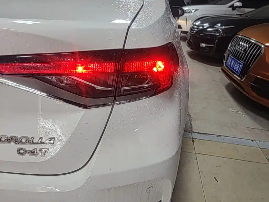 TOYOTA COROLLA
