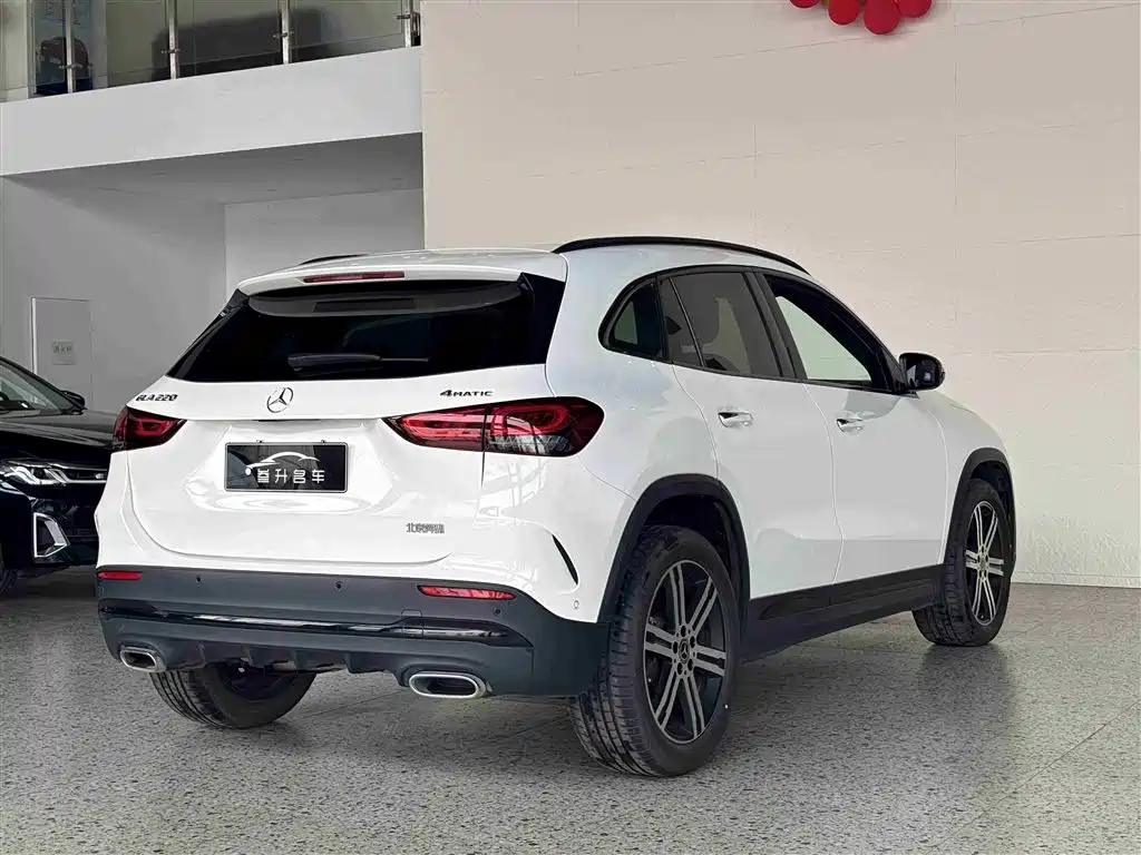 Mercedes-Benz GLA 2022 GLA 220 4MATIC фото 7