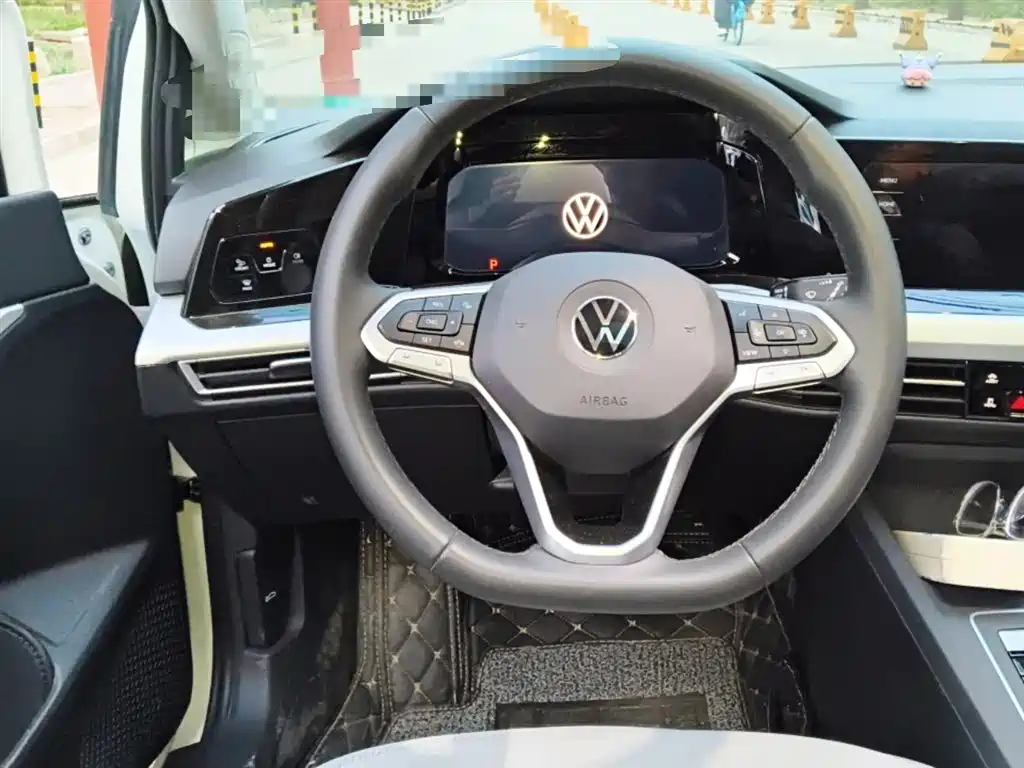 Volkswagen Golf 2023 Facelift 280TSI DSG Pro фото 3