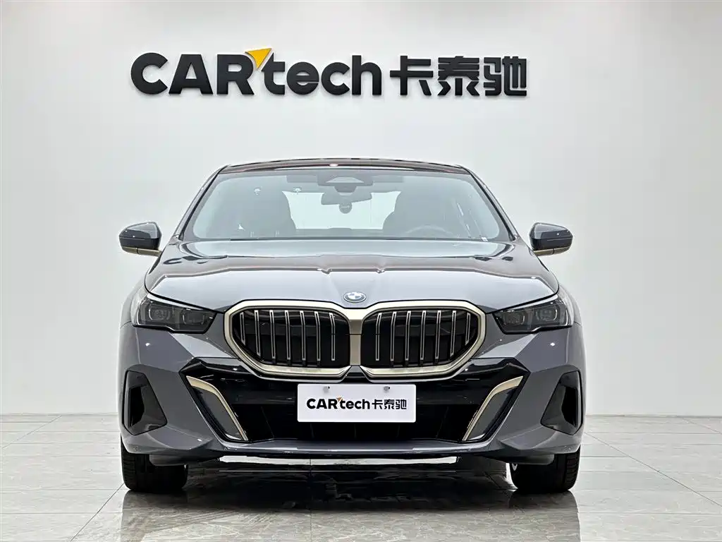 BMW 5 Series 2024 525Li M Sport Package фото 7