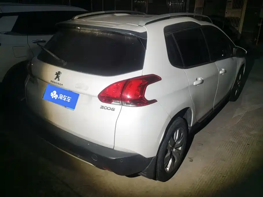 Peugeot 2008 2014 1.6L Automatic Fashion Edition фото 3