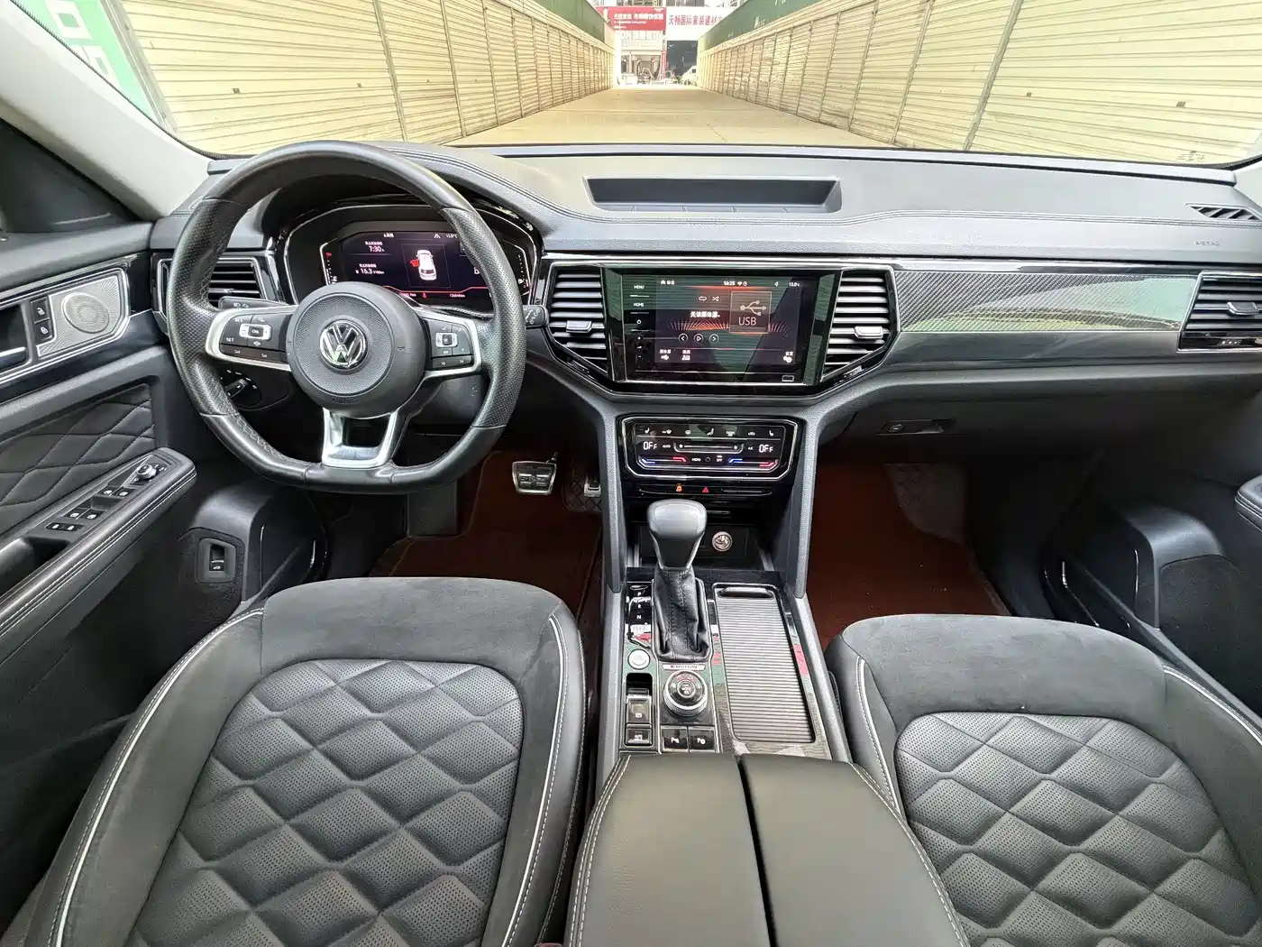 Volkswagen Teramont 2019 Model Teramont X 380TSI 4WD Prestige Luxury Edition фото 10