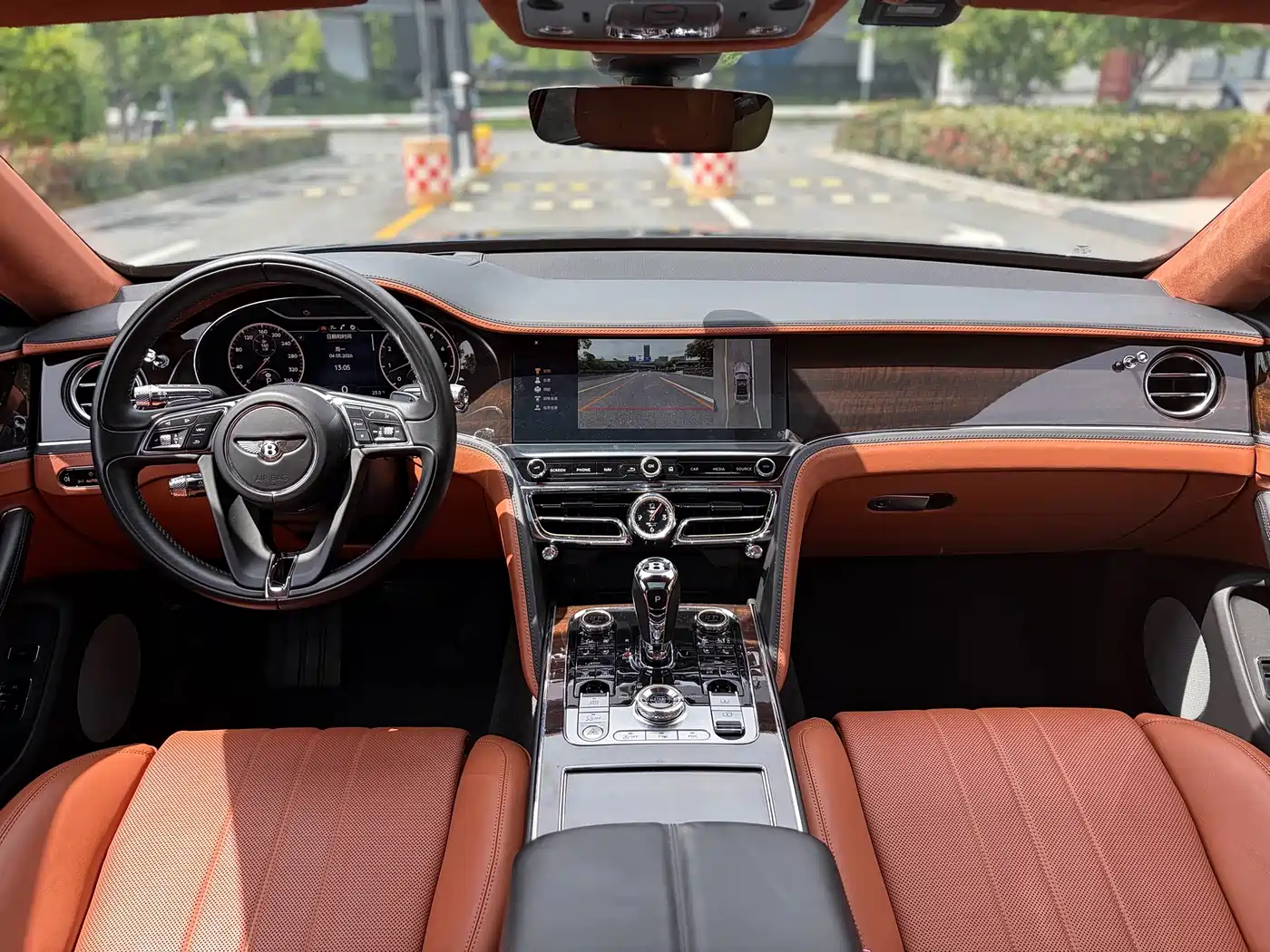 Bentley Flying Spur 2021 4.0T V8 Standard Version фото 14