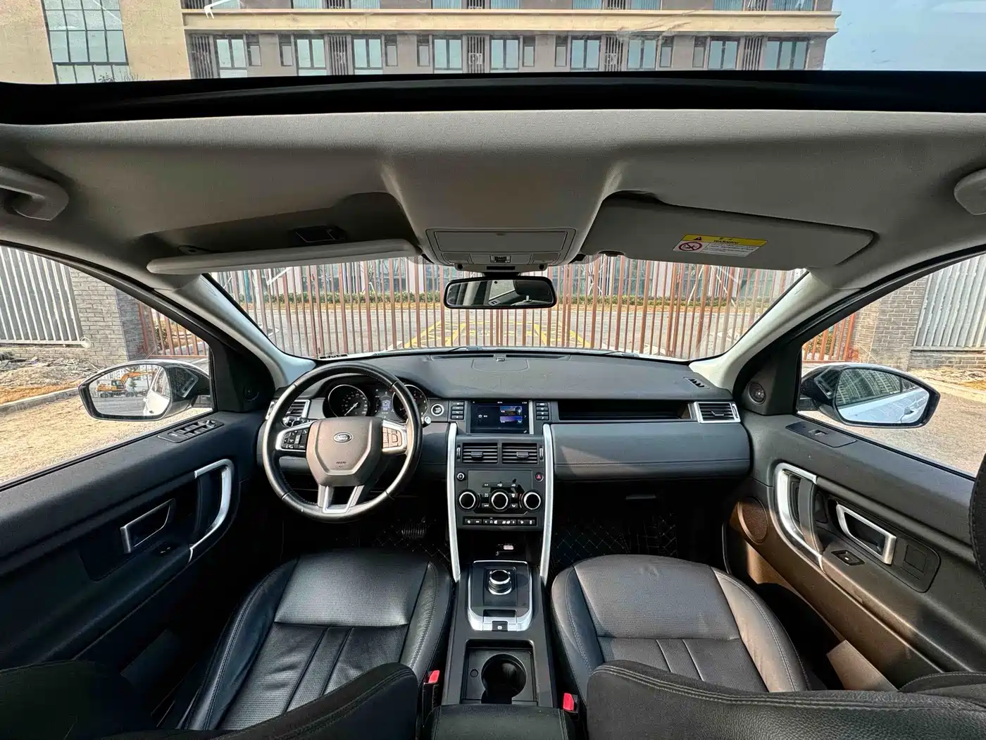 Land Rover Discovery Sport 2016 2.0T HSE фото 5