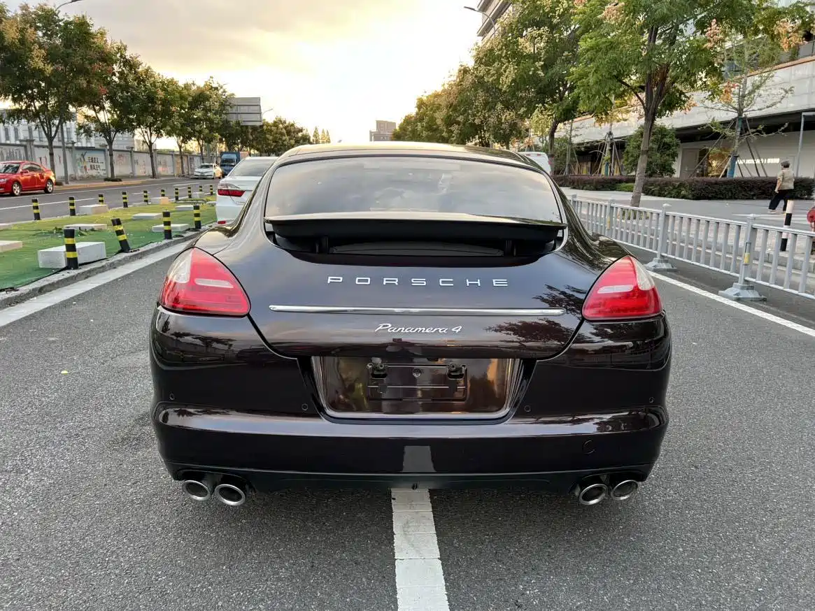 Porsche Panamera 2013 Panamera 4 Platinum Edition 3.6L фото 18