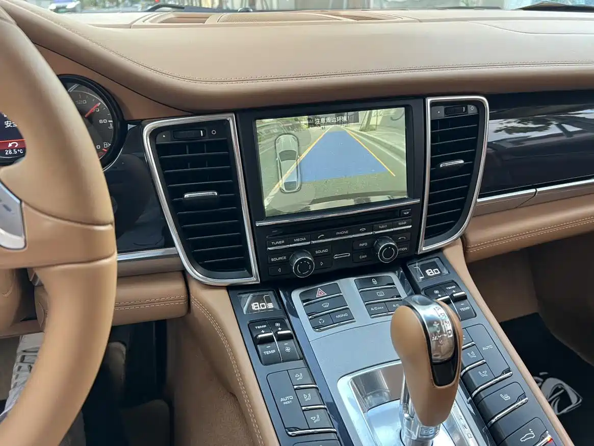 Porsche Panamera 2013 Panamera 4 Platinum Edition 3.6L фото 7