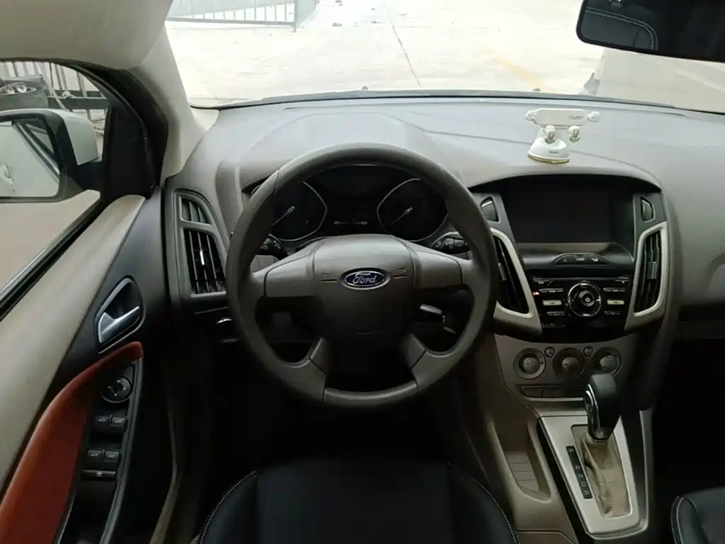 Ford Focus 2015 2012 Sedan 1.6L Automatic Comfort